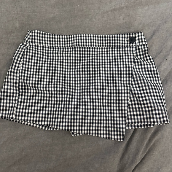 Club Monaco Gingham Skort - Picture 2 of 5